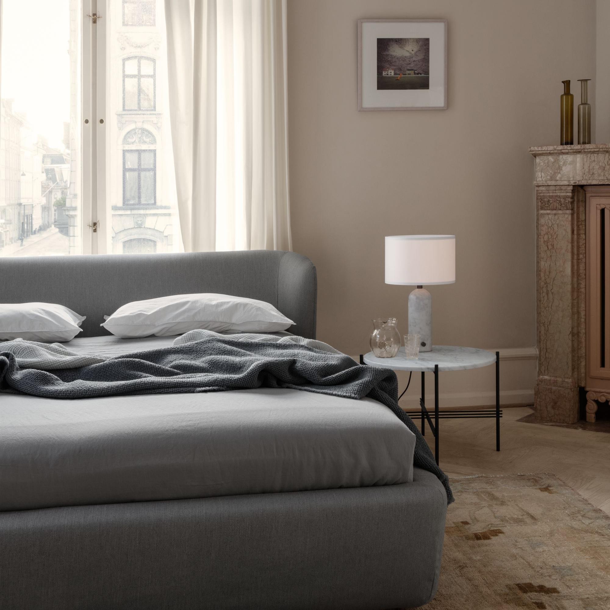 Gubi - Gravity Table Lamp – Image 2